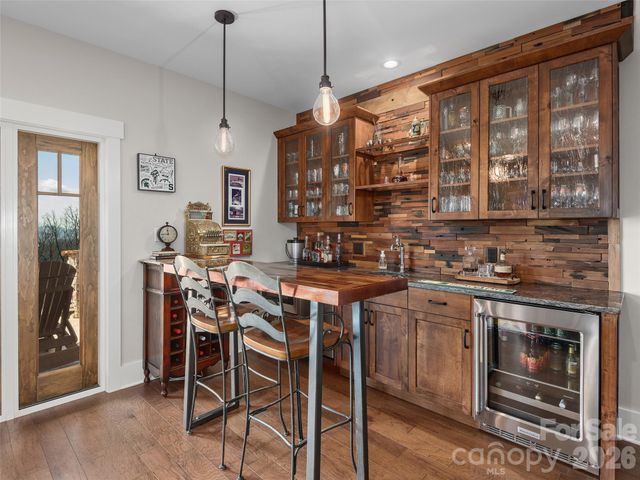 31 Wonderland Ridge Lane, Fairview, NC 28730