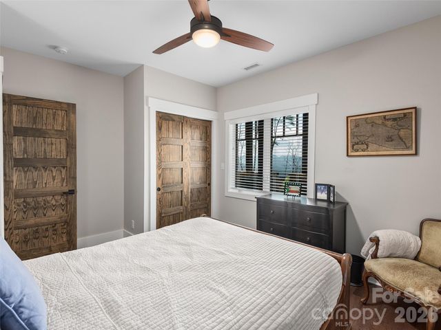 31 Wonderland Ridge Lane, Fairview, NC 28730