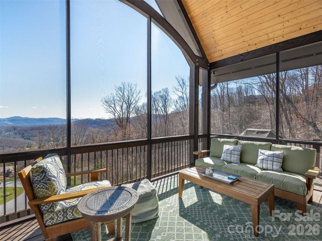 31 Wonderland Ridge Lane, Fairview, NC 28730