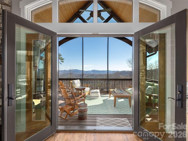 31 Wonderland Ridge Lane, Fairview, NC 28730