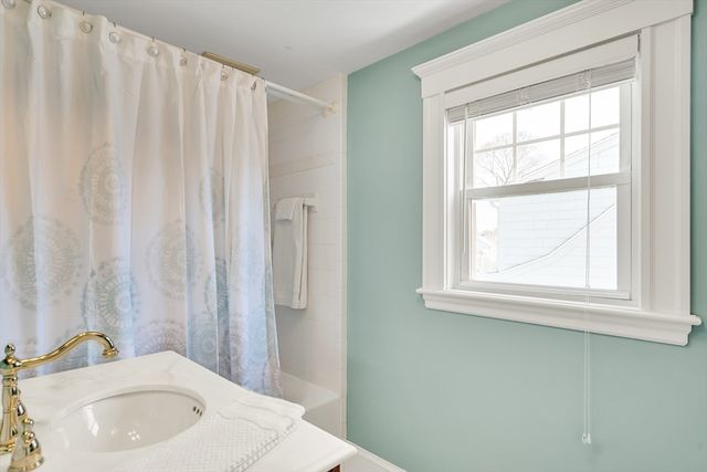 38 Jenness St, Quincy, MA 02169