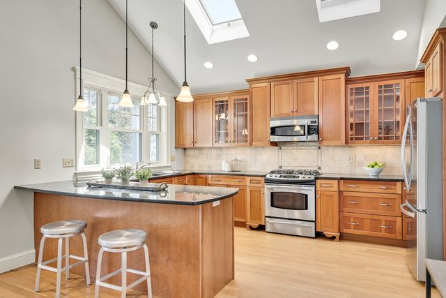 38 Jenness St, Quincy, MA 02169