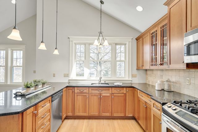 38 Jenness St, Quincy, MA 02169