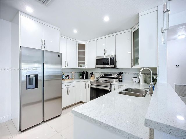 35 SW 63rd Ct, Miami, FL 33144