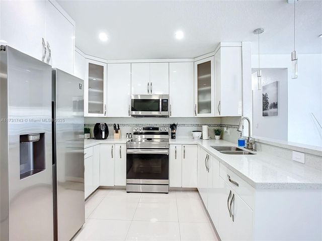 35 SW 63rd Ct, Miami, FL 33144