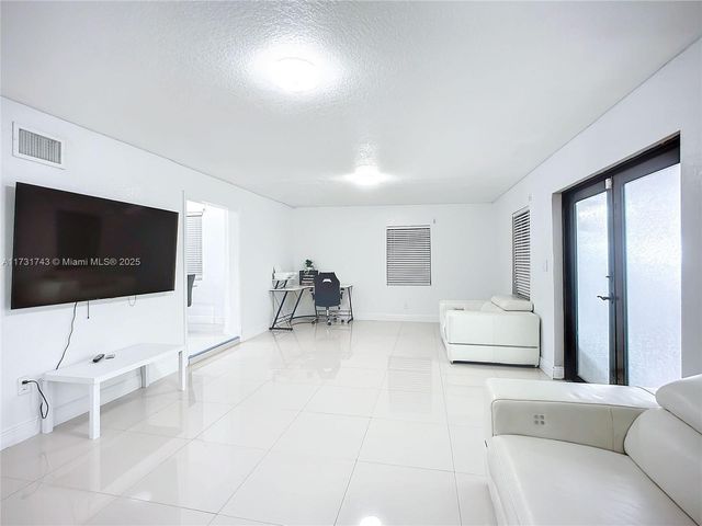 35 SW 63rd Ct, Miami, FL 33144