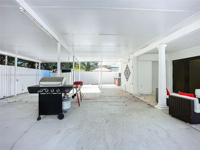 35 SW 63rd Ct, Miami, FL 33144