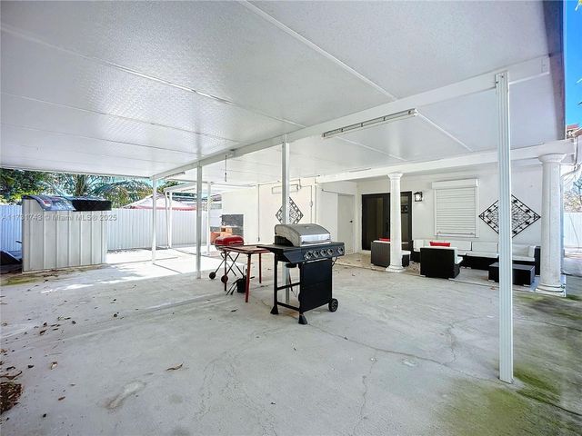 35 SW 63rd Ct, Miami, FL 33144