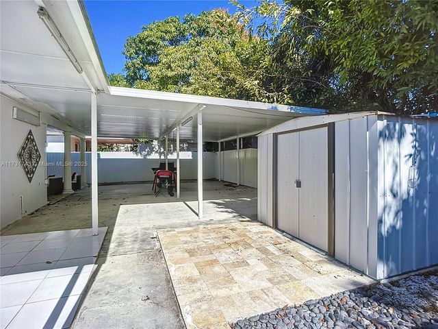 35 SW 63rd Ct, Miami, FL 33144