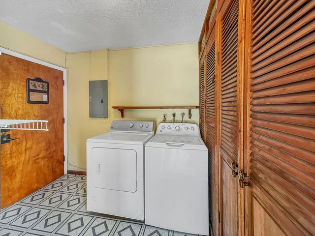 4387 Appian Way, Greenacres, FL 33463