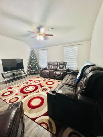 6169 Saddle Hill Dr, Alexander, AR 72002