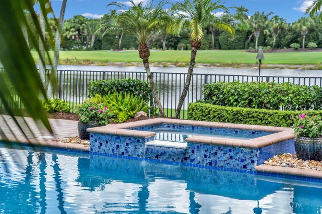 131 Porto Vecchio Way, Palm Beach Gardens, FL 33418