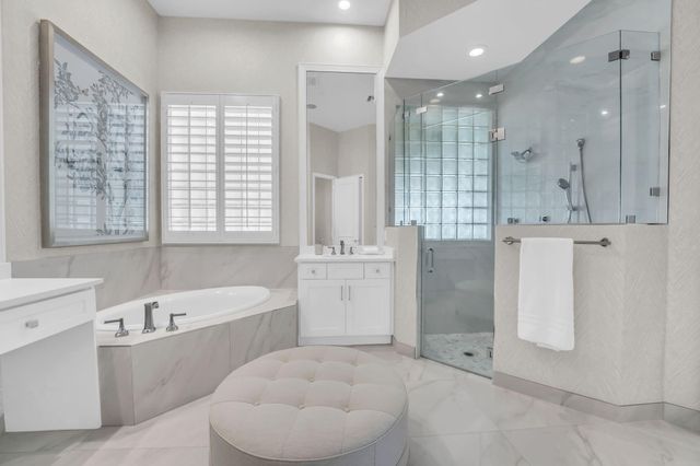 131 Porto Vecchio Way, Palm Beach Gardens, FL 33418