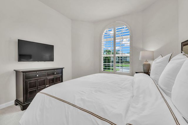 131 Porto Vecchio Way, Palm Beach Gardens, FL 33418