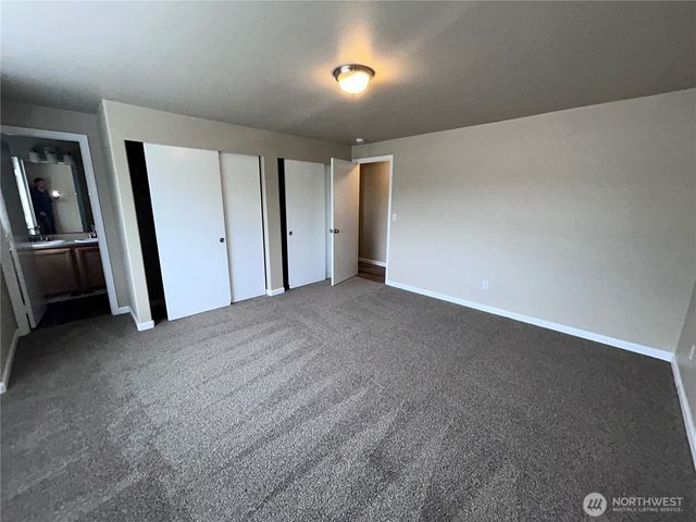 767 Oakhurst Drive, Pacific, WA 98047