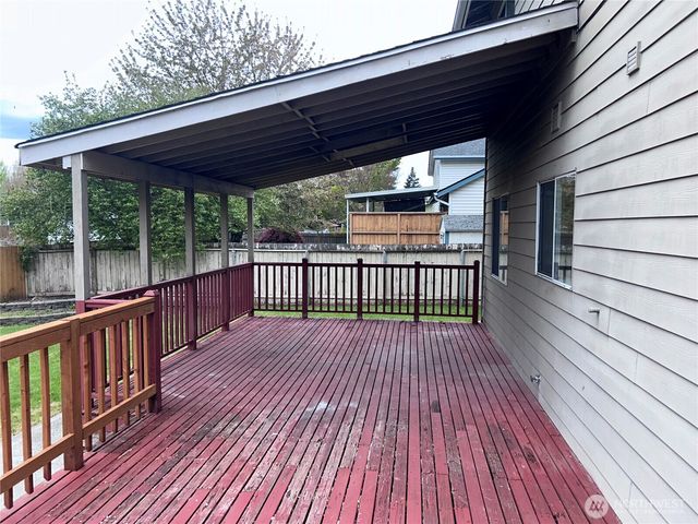 767 Oakhurst Drive, Pacific, WA 98047
