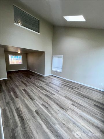 767 Oakhurst Drive, Pacific, WA 98047