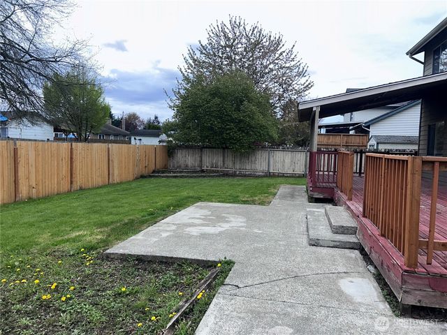 767 Oakhurst Drive, Pacific, WA 98047