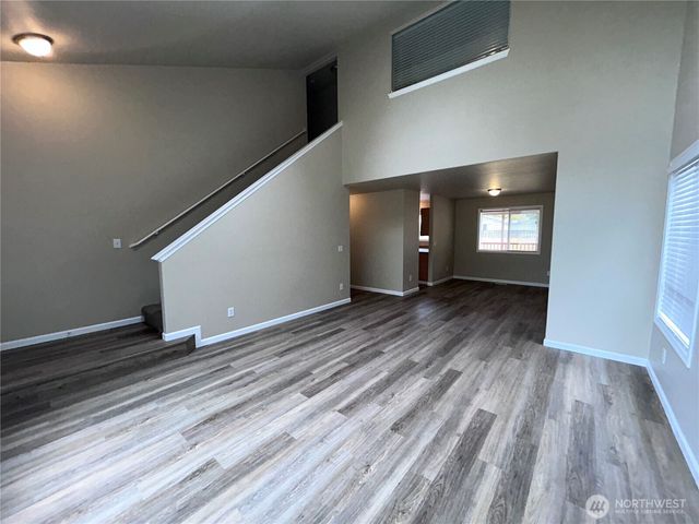 767 Oakhurst Drive, Pacific, WA 98047