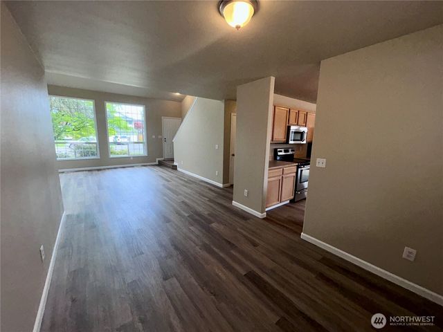 767 Oakhurst Drive, Pacific, WA 98047