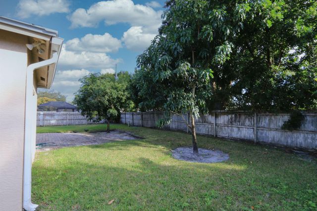 232 SE Verada Avenue, Port St Lucie, FL 34983