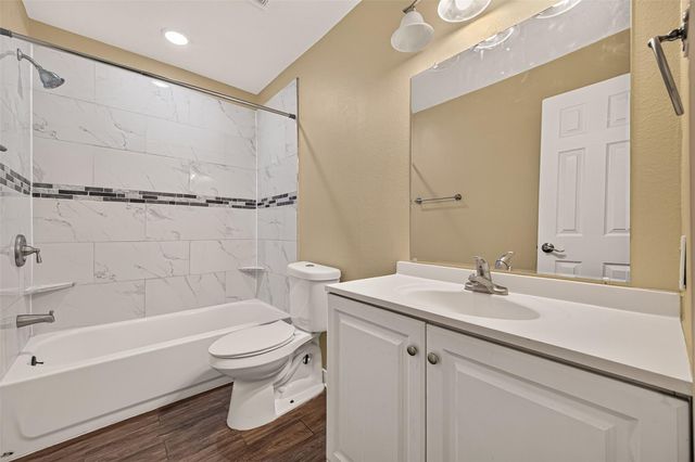 12818 Huntington Field Drive, Houston, TX 77099
