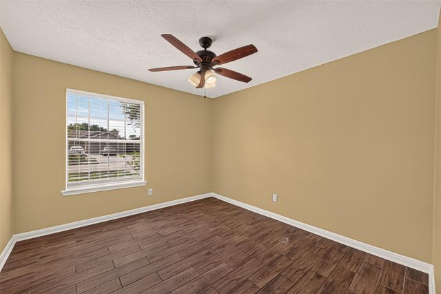 12818 Huntington Field Drive, Houston, TX 77099