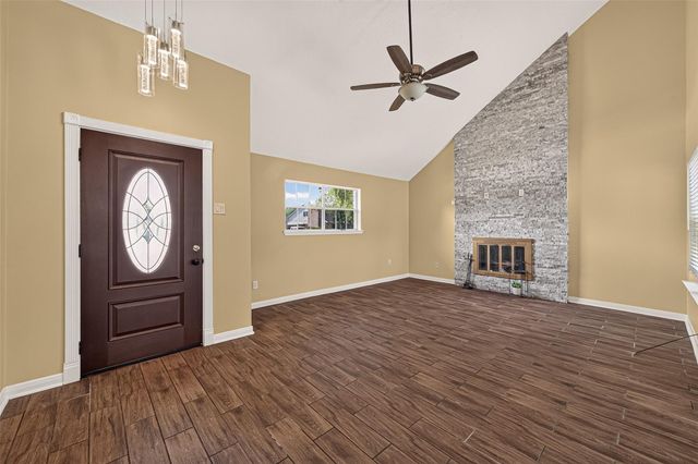 12818 Huntington Field Drive, Houston, TX 77099