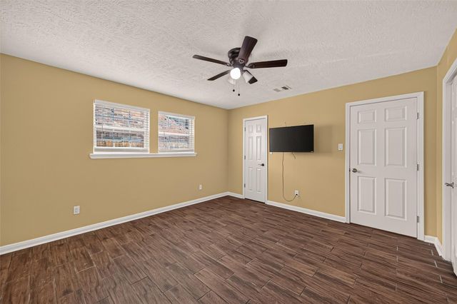 12818 Huntington Field Drive, Houston, TX 77099