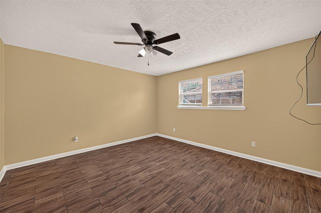 12818 Huntington Field Drive, Houston, TX 77099