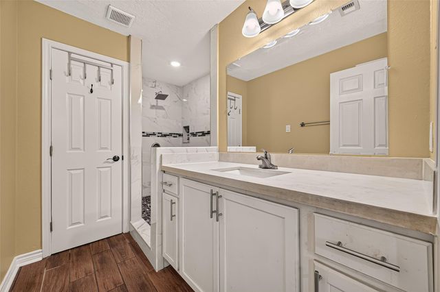 12818 Huntington Field Drive, Houston, TX 77099