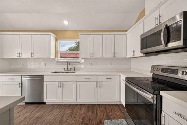 12818 Huntington Field Drive, Houston, TX 77099