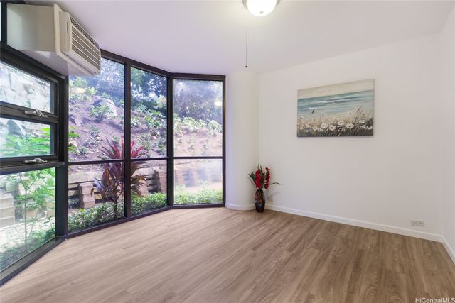 38 S Judd Street 1B, Honolulu, HI 96817