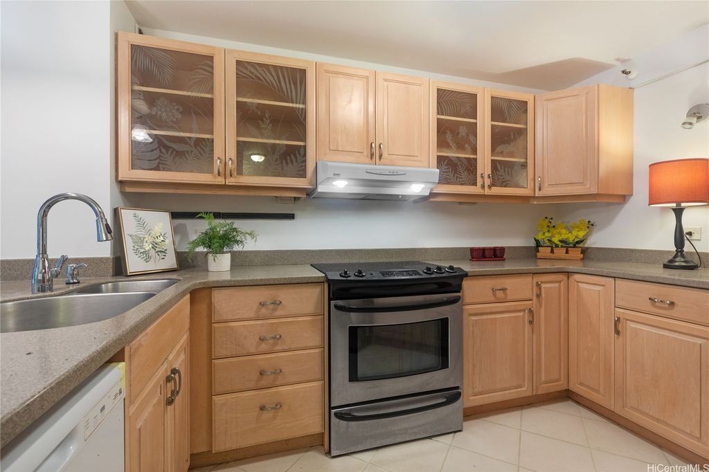 38 S Judd Street 1B, Honolulu, HI 96817