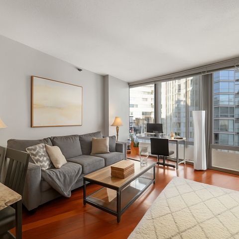 600 N Kingsbury Street 906, Chicago, IL 60654