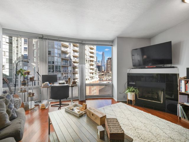 600 N Kingsbury Street 906, Chicago, IL 60654