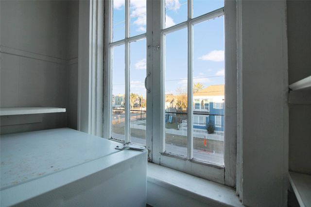 1902 Church St 6, Galveston, TX 77550