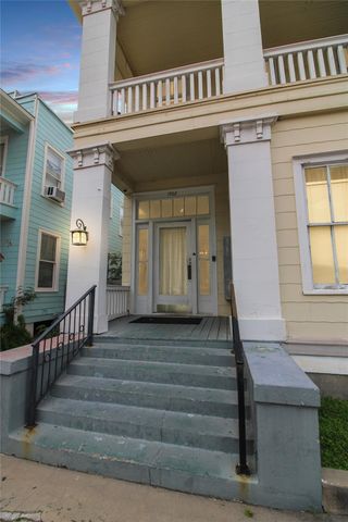 1902 Church St 6, Galveston, TX 77550