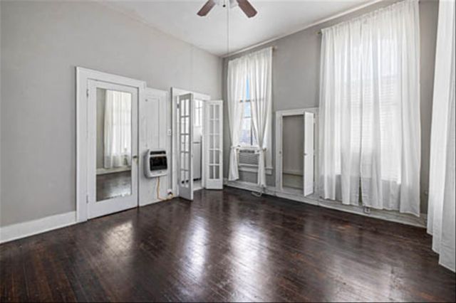 1902 Church St 6, Galveston, TX 77550