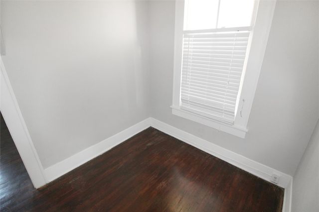 1902 Church St 6, Galveston, TX 77550
