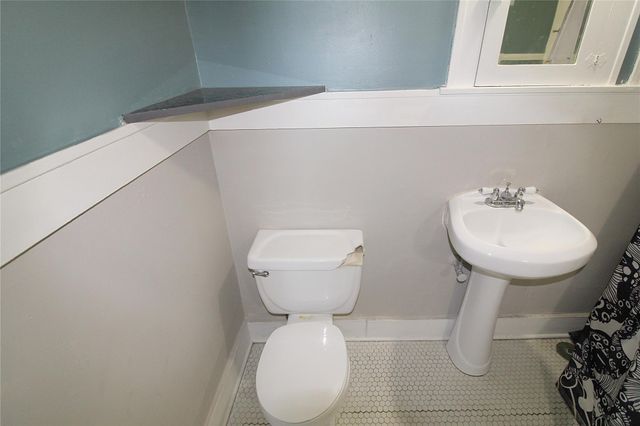 1902 Church St 6, Galveston, TX 77550