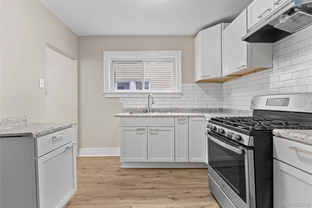 14856 Santa Rosa Drive, Detroit, MI 48238