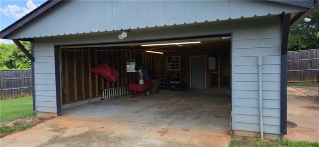 617 Lakeview Drive, Monroe, GA 30656