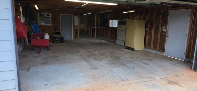 617 Lakeview Drive, Monroe, GA 30656