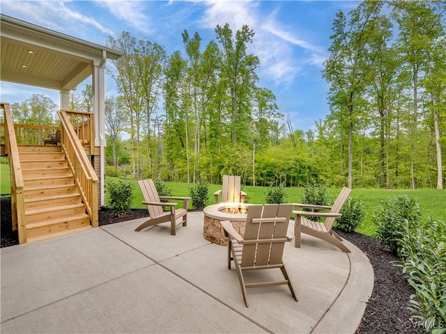 6707 Holly Crest Ct, Moseley, VA 23120