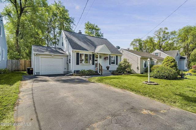 13 Fuller Terrace, Colonie, NY 12205
