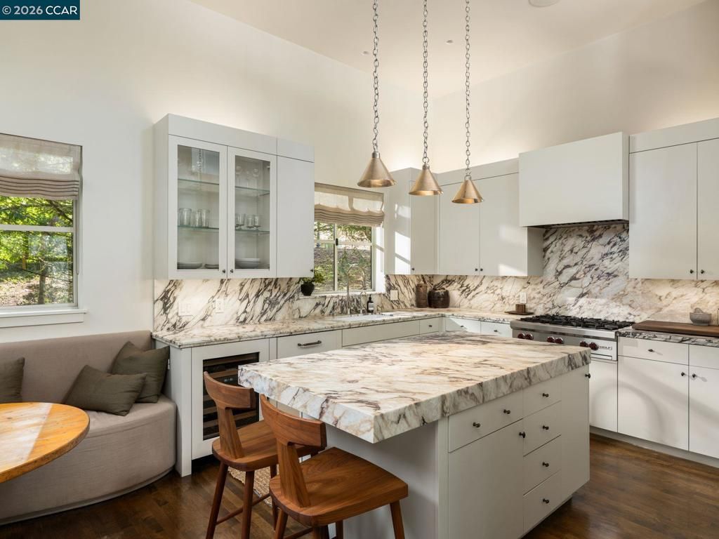 Image 10 of property listing at 6 Dorothy Pl, Berkeley, CA 94705