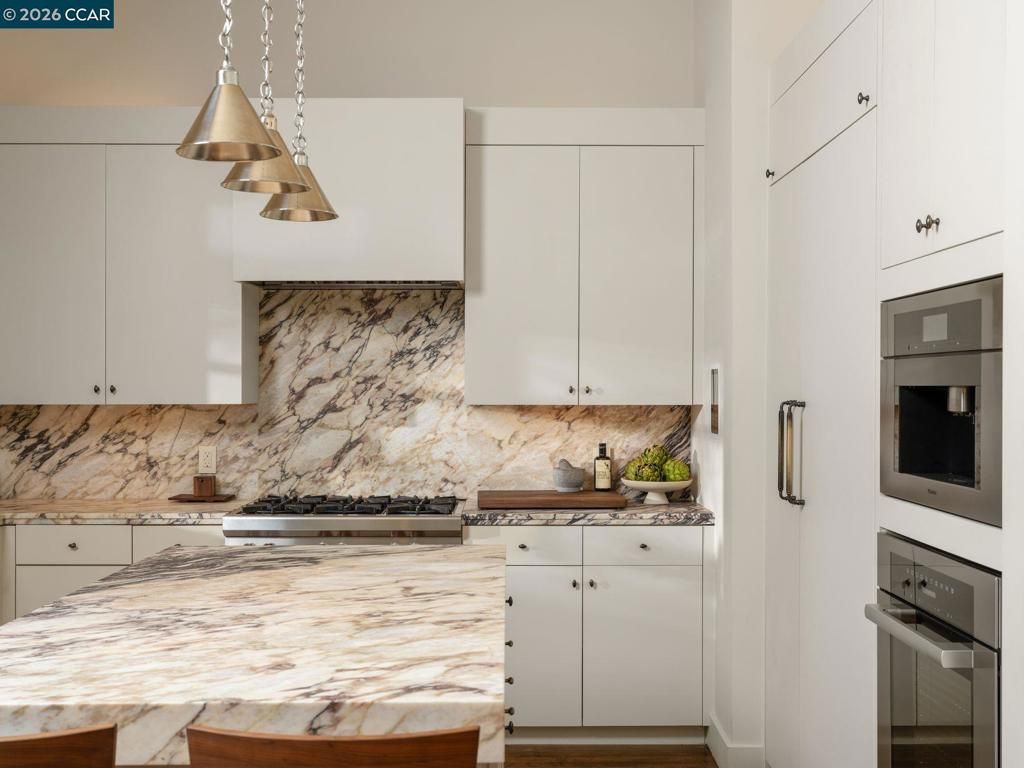 Image 11 of property listing at 6 Dorothy Pl, Berkeley, CA 94705