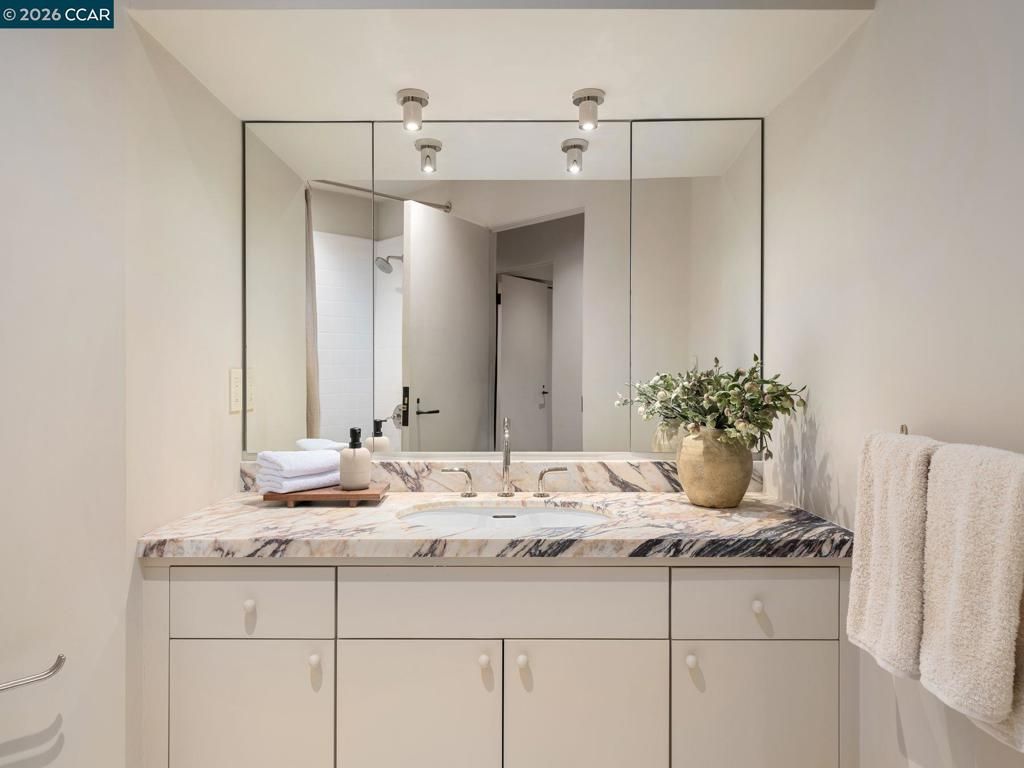 Image 28 of property listing at 6 Dorothy Pl, Berkeley, CA 94705