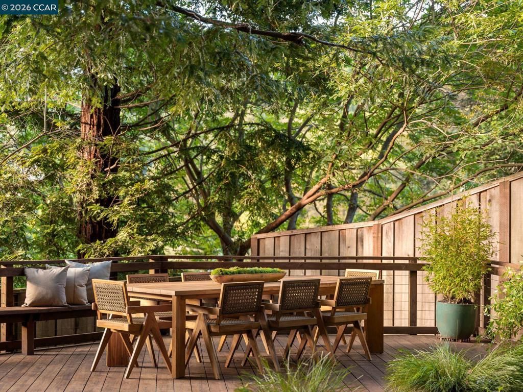 Image 29 of property listing at 6 Dorothy Pl, Berkeley, CA 94705